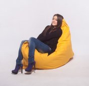 На фото Кресло-мешок Подушка Poparada Yellow medium (PM)